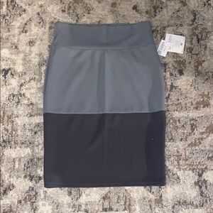 Lularoe Cassie skirt NWT SIZE Med
